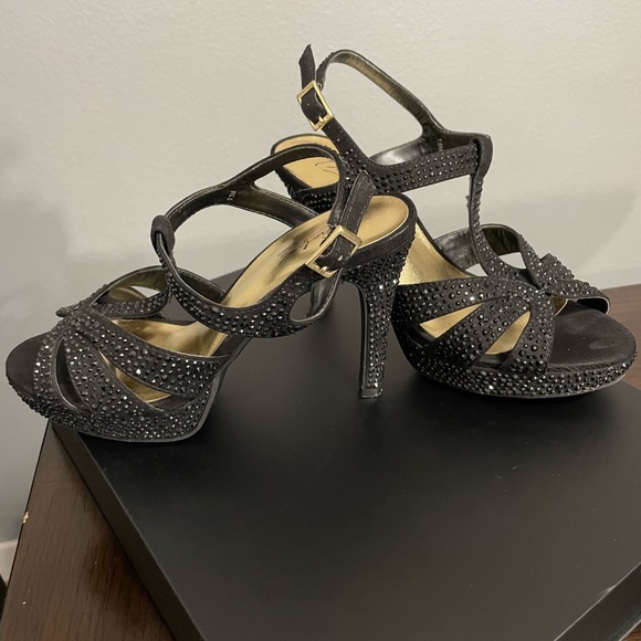 👠🖤Thalia Sodi Black Verrda 2 Embellished Platform Dress Sandals, size 7.5 (EUC) - Picture 3 of 8